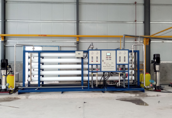 棗莊東昌20T雙級(jí)反滲透設(shè)備安裝完成