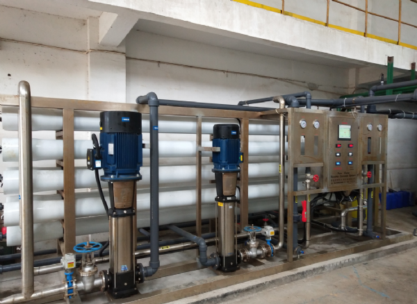 瑞金水泥20T雙級(jí)反滲透安裝調(diào)試